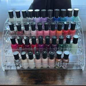 39 Sally Hansen X-Treme Wear Nail Polish and Shelf